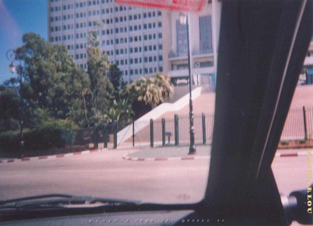 VOYAGE DU 09 2005 026 ORAN LA PREFECTURE.JPG